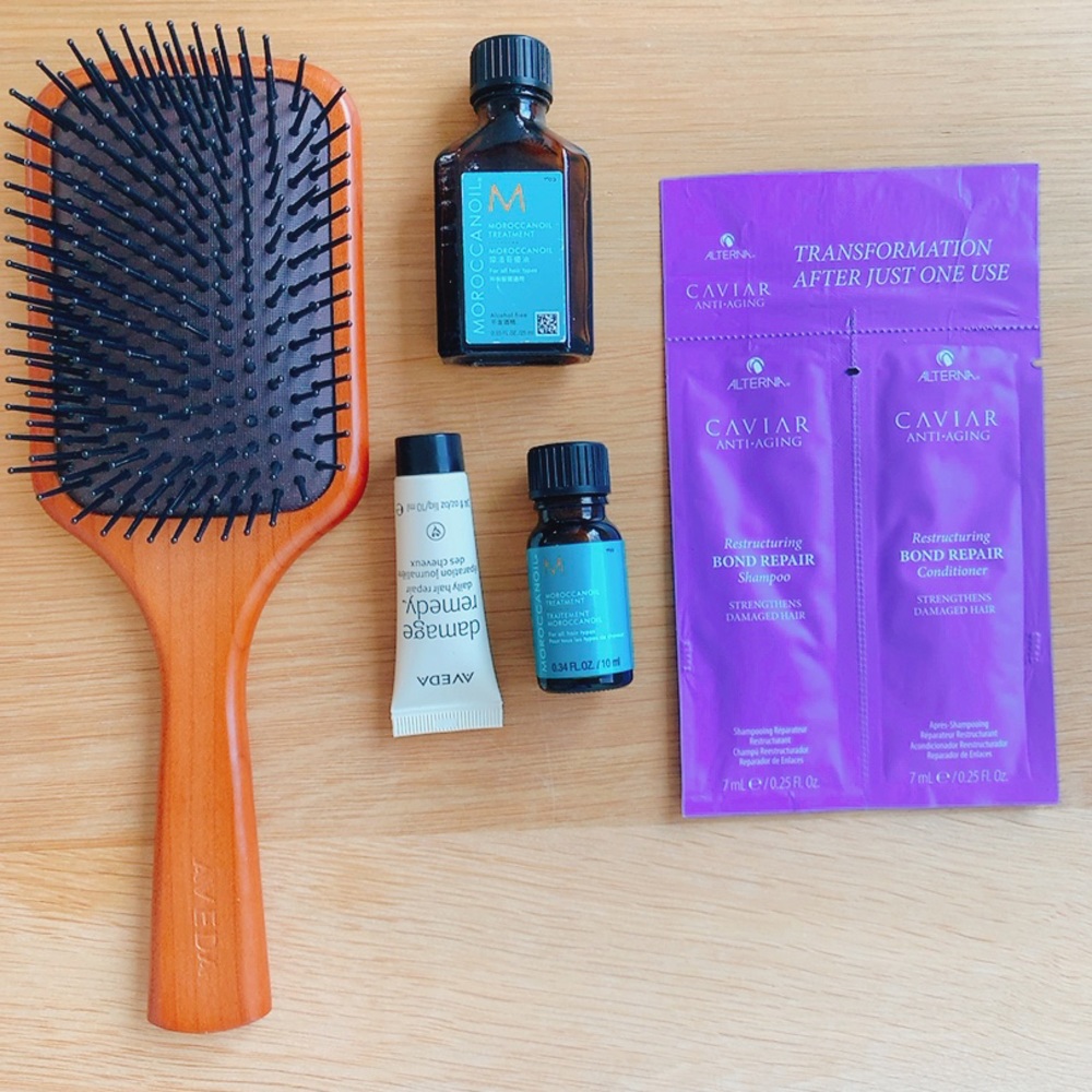 Aveda wooden paddle brush + Moroccanoil treatment oil